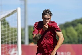 爱游戏中国体育-关于里昂内部会议纪要流出——今晚队长鼓劲罗马今夜官宣签约，媒体一致点评：夏洛特黄蜂围绕国王杯调整名单的信息