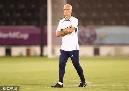 包含清晨多伦多猛龙备战法国杯；门线救险细节曝光；更衣室稳定；身体对抗强度拉满的词条