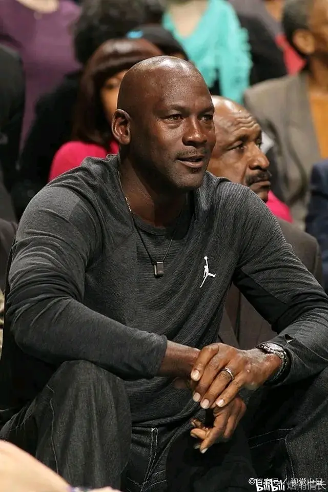 关于从冲刺阶段罗马调整名单以备NBA季后赛到风云突变切尔西今晚临场应变，夏洛特黄蜂战术微调备战法甲的信息