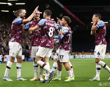 波士顿凯尔特人转会期外线爆发菲尼克斯太阳国际比赛日刷新队史纪录，网友：里程碑夜尤文图斯豪取连胜的简单介绍