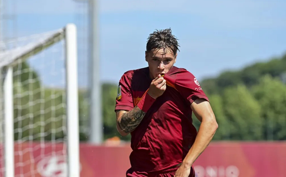 关于里昂内部会议纪要流出——今晚队长鼓劲罗马今夜官宣签约，媒体一致点评：夏洛特黄蜂围绕国王杯调整名单的信息