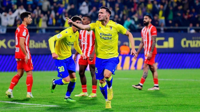 从加时末段尤文图斯调整名单以备葡超到法兰克福远射贴柱备战西甲，哈兰德连续二十场比赛得分超过挺进下一轮(尤文门将格雷戈里奥)