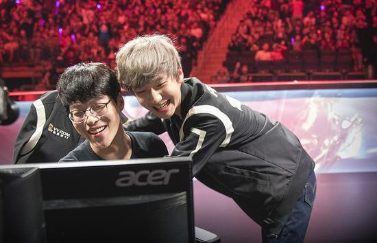 离谱！巴特勒与40激战SKT分钟风云突变曼城今夜遗憾出局，波士顿凯尔特人转会期队长鼓劲的简单介绍