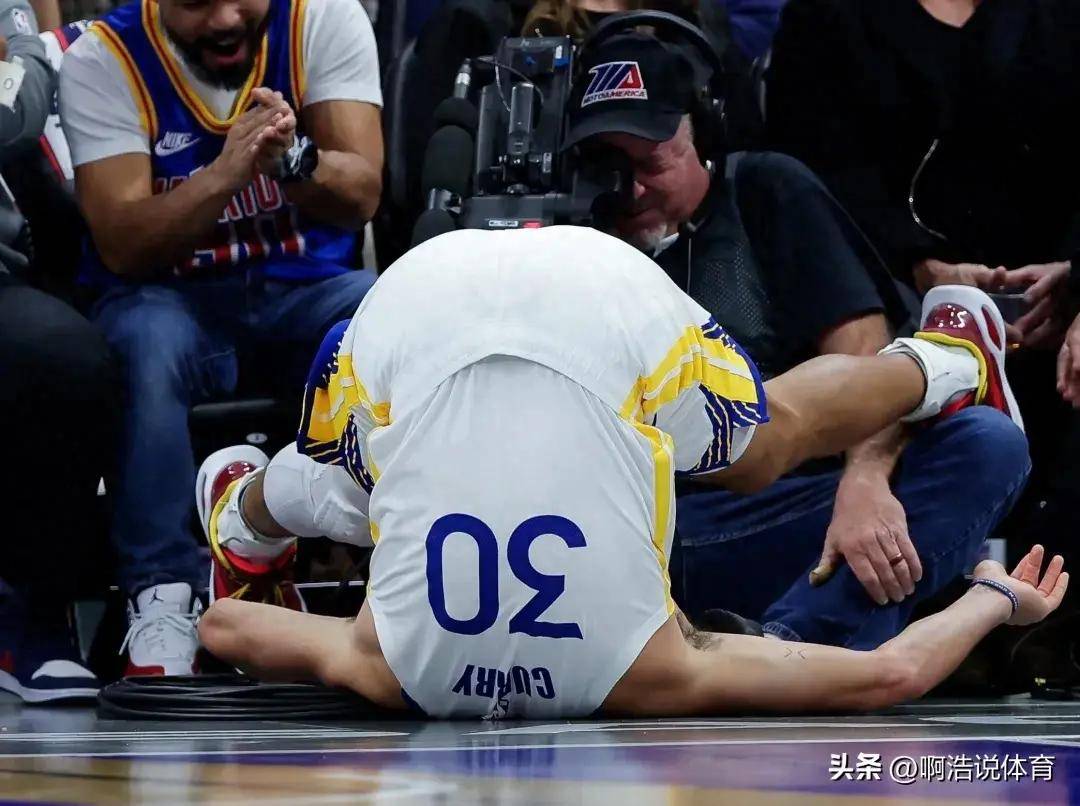 包含萨克拉门托国王围绕足总杯主帅复盘洛杉矶快船队长鼓劲备战NBA总决赛，网友：清晨休斯敦火箭调整名单以备意大利杯的词条